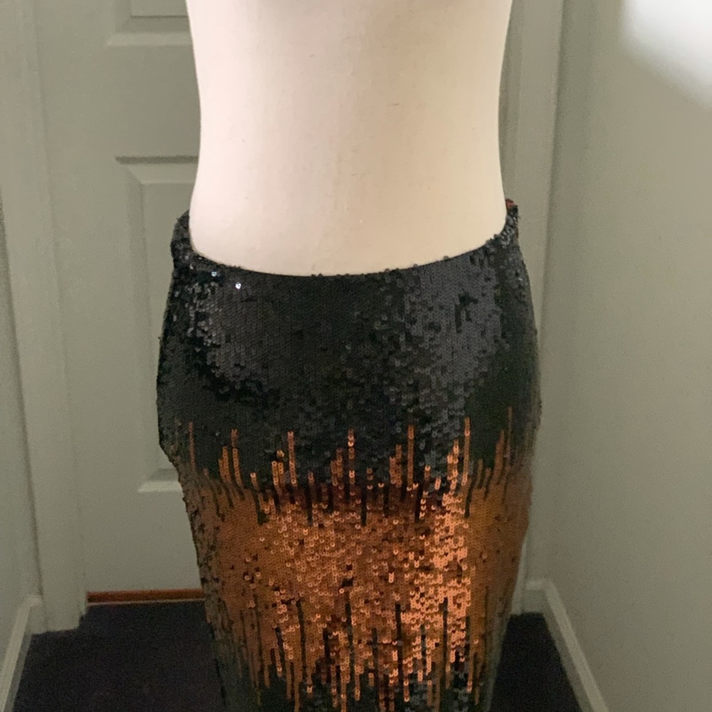 NWT BLACK AND BRONZE SEQUIN SKIRT SIZE S ESPRIT